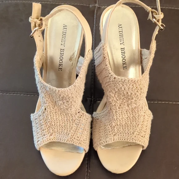 Ivory/Cream Crochet Cork Wedges 9.5 - Picture 2 of 6